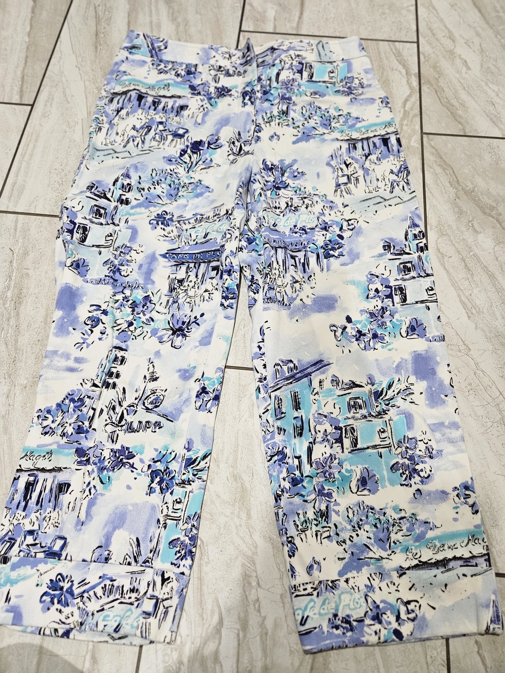 Rafaella White and Blue Floral Scenic Capris - Picture 1 of 3